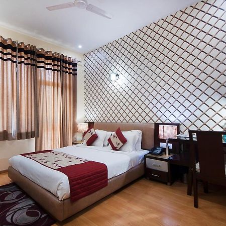 Imperial Apartments Huda City Gurgaon Luaran gambar