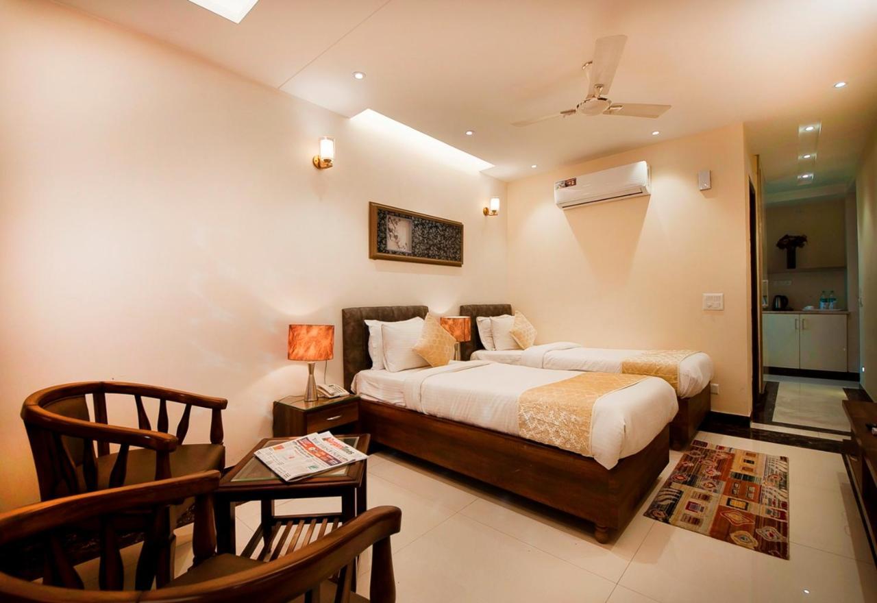 Imperial Apartments Huda City Gurgaon Luaran gambar