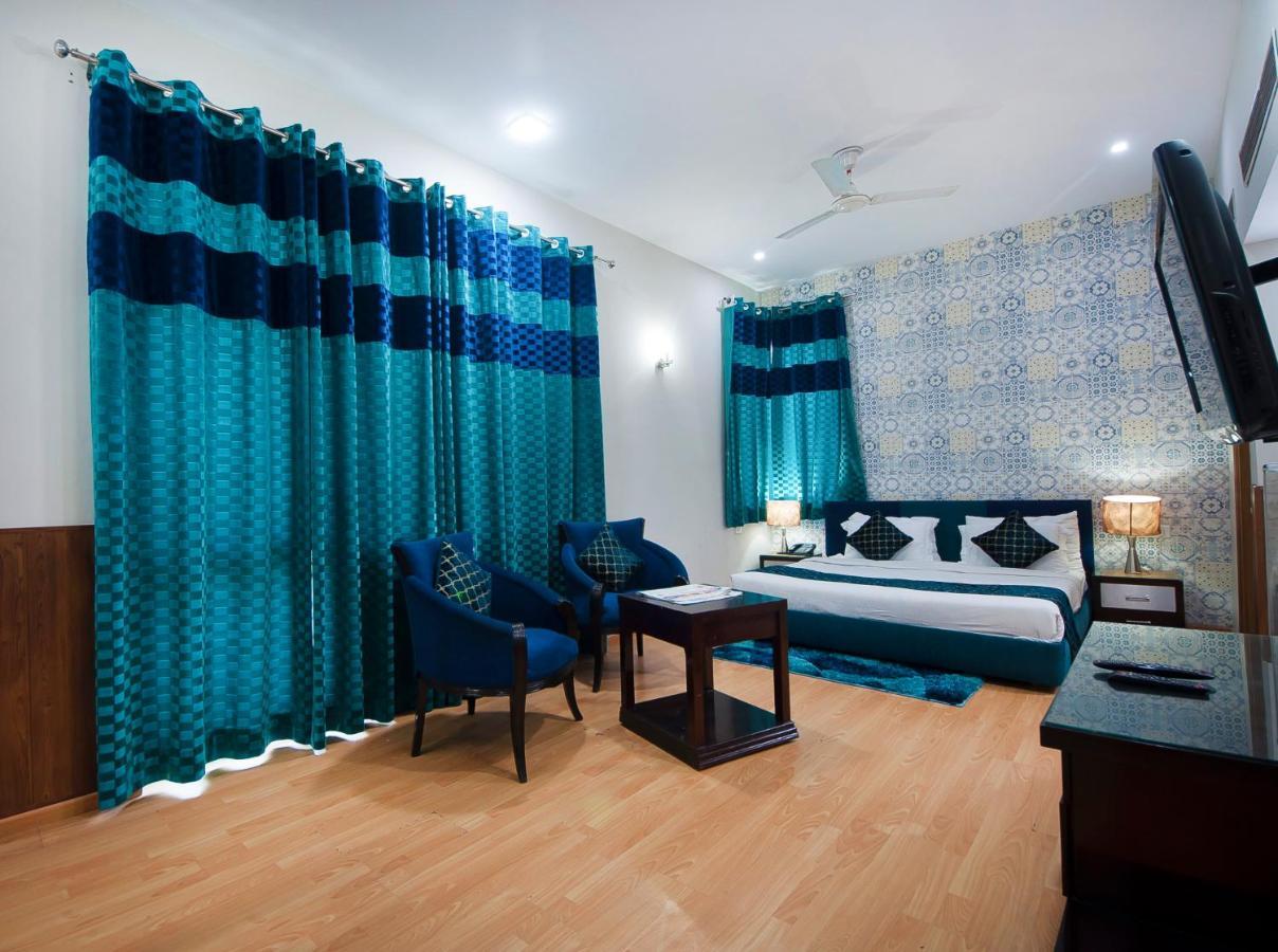Imperial Apartments Huda City Gurgaon Luaran gambar